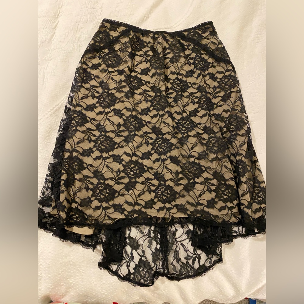 EUC - Marc Bouwer | lace skirt | a line | L